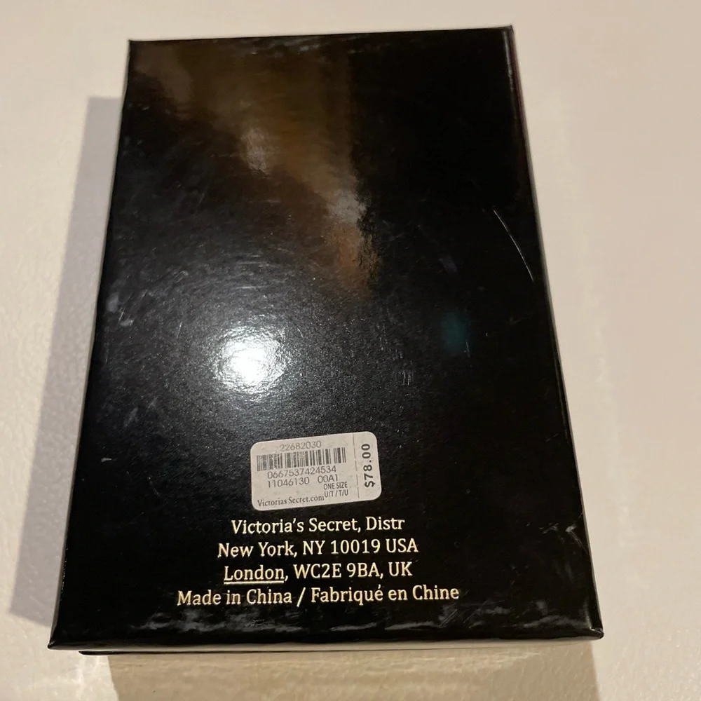 Victoria’s Secret Scandalous Necklace - Picture 2 of 3